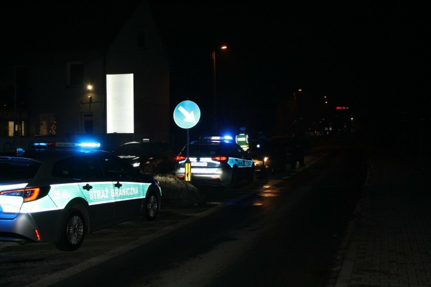 Przewoźnicy z aplikacji mobilnych pod lupą policji. Kontrole wykazały wykroczenia i nielegalny pobyt kierowców w Polsce