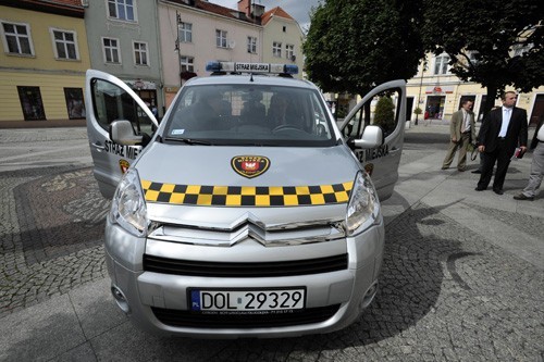 Oleśnica: Straż Miejska dostała już swój upragniony samochód (GALERIA ZDJĘĆ)
