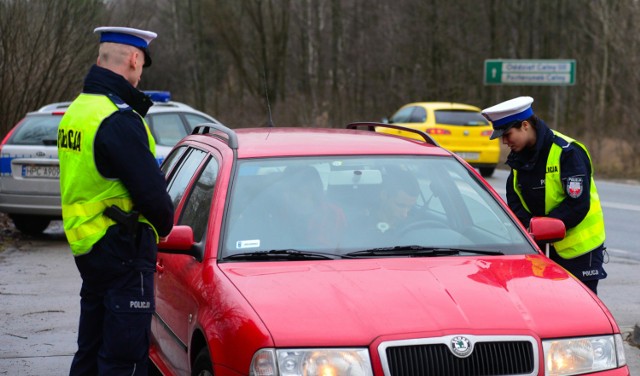 Policjanci kontrowali drogi legnickie podczas okresu Świąt Bożego Narodzenia/Zdjęcie ilustracyjne