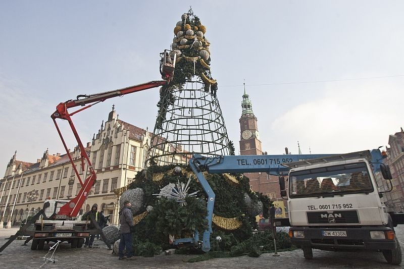 Wrocław: Od czwartku rynek bez choinki (ZDJĘCIA)