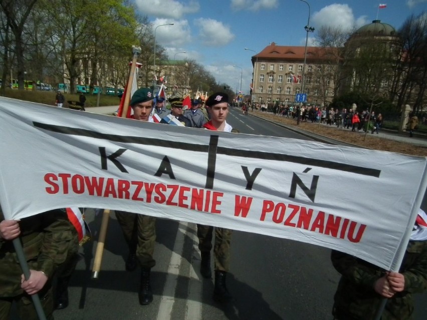 Poznańskie obchody przed pomnikiem Ofiar Katynia i Sybiru