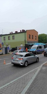 Wypadek w Sosnowcu. Ranna kobieta i dziecko. Autobus uderzył w przystanek - zdjęcia!  Do zdarzenia doszło na ul. Orląt Lwowskich
