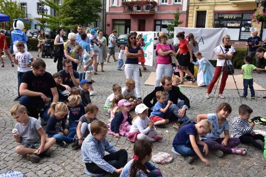 Pobiedziski Ośrodek Kultury: Baltazar Gąbka i przyjaciele na rynku w Pobiedziskach. Zobacz barwną galerię zdjęć 