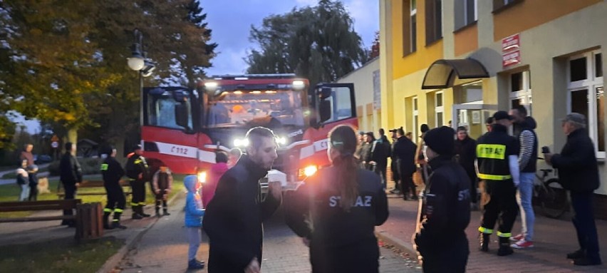 Powitanie wozu bojowego Ochotniczej Straży Pożarnej. Samochód gigant dotarł do Wyszyn