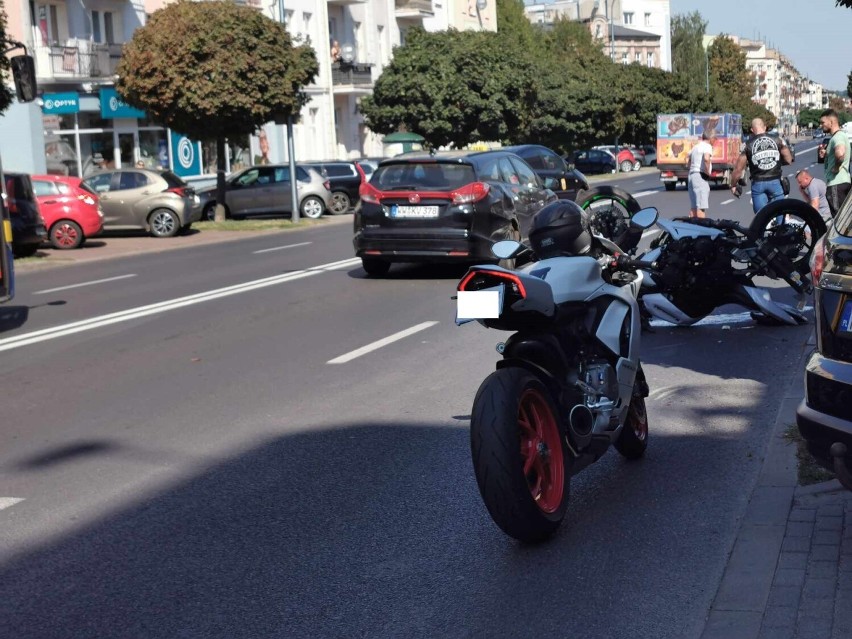 Zderzenie samochodu osobowe z motocyklistą na ul. Górnośląskiej w Kaliszu. ZDJĘCIA
