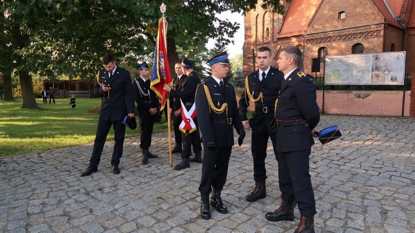 Stara Góra. Wielkie święto strażaków ochotników. Uroczyście przekazano im nowy wóz strażacki [ZDJĘCIE]