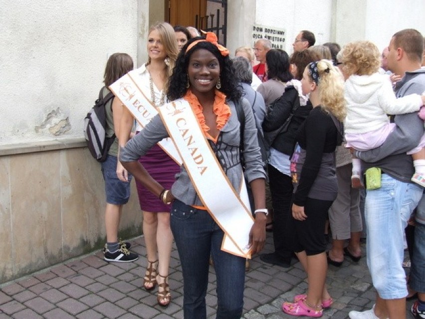 Kandydatki na Miss Świata w Wadowicach i Stryszowie (2010...