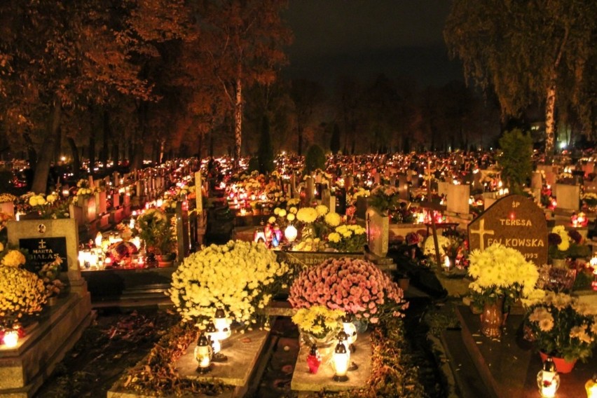 Siemianowice: Siemianowickie cmentarze w Zaduszki nocą [GALERIA]
