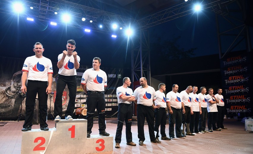 Uczestnicy XII Mistrzostw Polski na podium