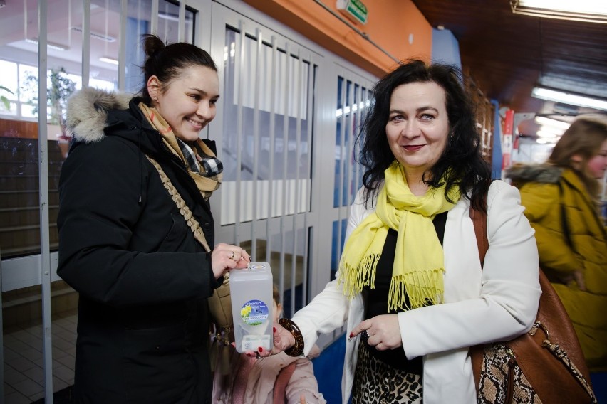 W Puławach piłkarze ręczni zagrali charytatywnie dla hospicjum. Zobacz zdjęcia