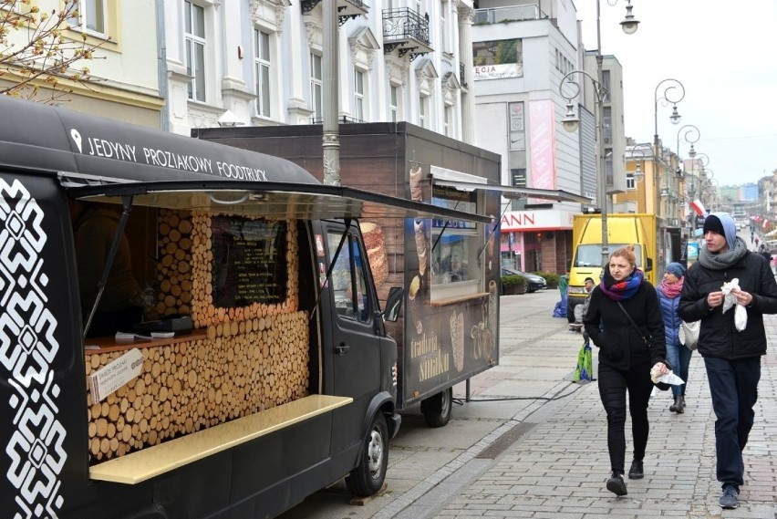 Food Trucki opanowały centrum Kielc. Trwa święto ulicznego jedzenia 
