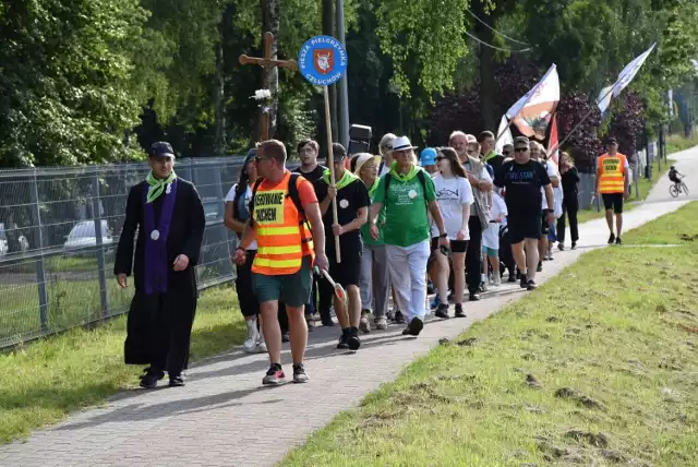 Trasa pielgrzymki liczyła ok. 13 kilometrów i dla niektórych była rozgrzewką do dalszej trasy - aż na Jasną Górę