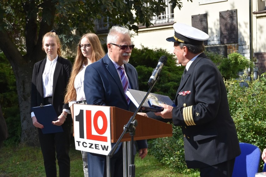 Tczew. Uroczystości z okazji 100-lecia podniesienia bandery na STS "Lwów" - pierwszego statku szkoleniowego