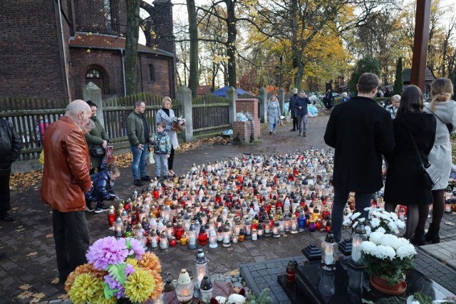 W środę 1 listopada przygotowaliśmy relację z Dnia Wszystkich Świętych na cmentarzu parafii św. Jadwigi w Chorzowie. W Dzień Zaduszny udostępniamy fotorelacje z dwóch innych chorzowskich nekropolii znajdujących się przy kościołach św. Barbary i św. Józefa