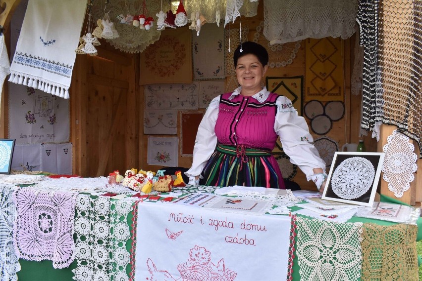 Zakopane. Rzeźbią, haftują, malują. Twórcy ludowi z całego kraju pokazują swoją pracę