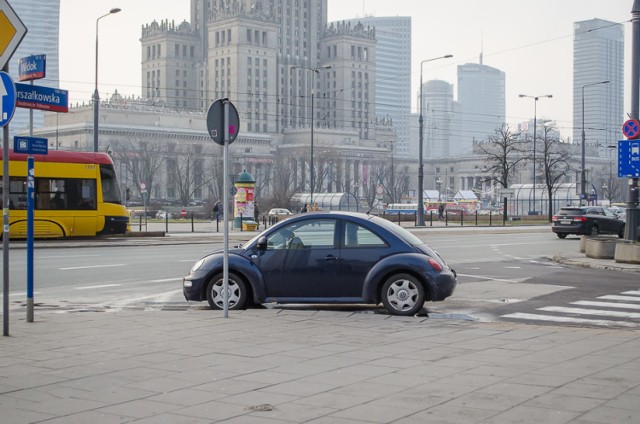 Oni nie mają poczucia wstydu i nie boją się policji, czyli najgorzej zaparkowane samochody Warszawy