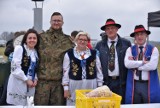 Odsłonięcie pomnika lotników w Słuchowie. Co wydarzyło się na ziemi krokowskiej 9.04.1944 r.?  „Nowe karty historii wciąż się odkrywają”