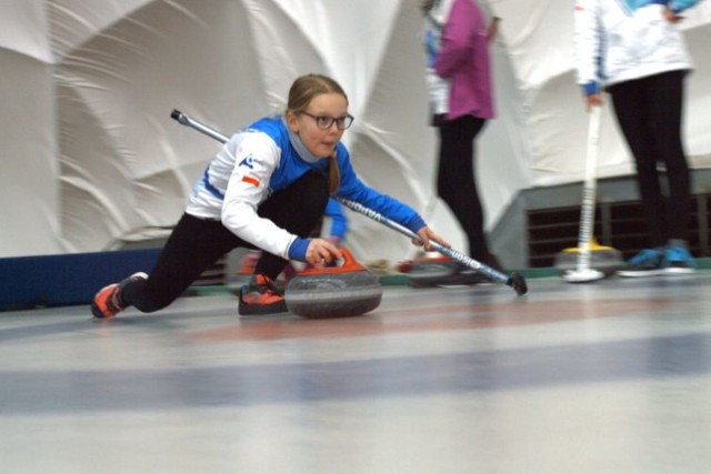 Curling dla najmłodszych. Nowe zajęcia w Arenie Lodowej