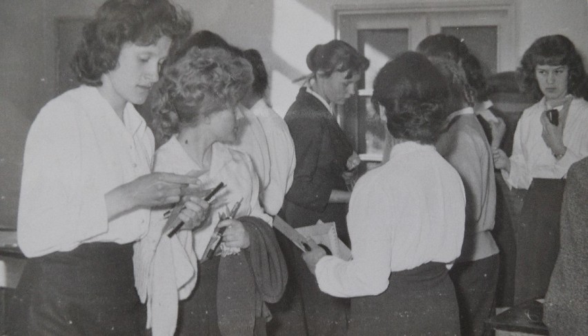 Przed wejściem na egzamin pisemny. Rok 1957/58
