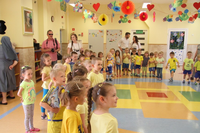 Przedszkolaki porwały zawodników PGE VIVE Kielce do...tańca (WIDEO, zdjęcia)