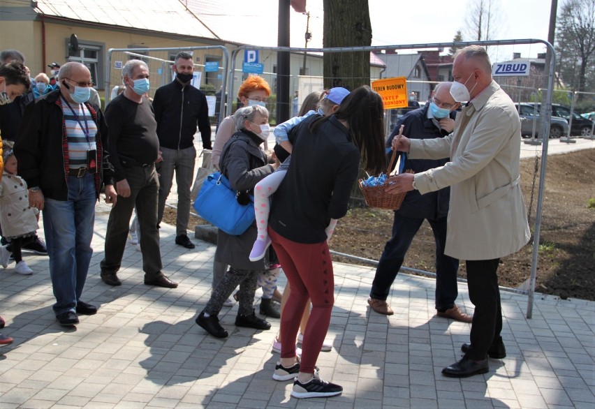 Nowy Sącz. Tłumy mieszkańców na otwarciu Parku Strzeleckiego. Sądeczan witał prezydent Ludomir Handzel [ZDJĘCIA]