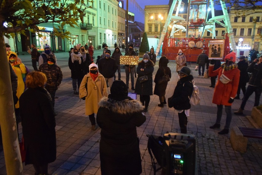 Strajk kobiet w Rybniku. Skromna manifestacja na Rynku