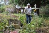 Przedstawiciele Urzędu Miasta Malborka i Rady Miasta odwiedzili stary cmentarz przy Jagiellońskiej