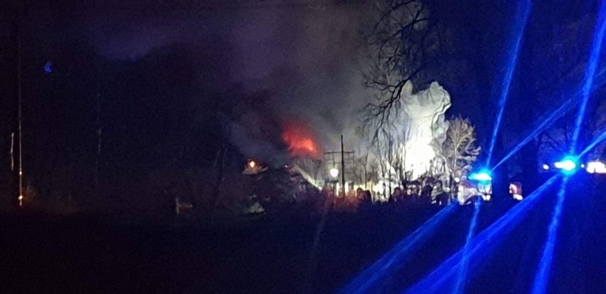 Duży pożar domu w powiecie włocławskim. Straty szacowane są na około 200 tysięcy złotych [zdjęcia, wideo]