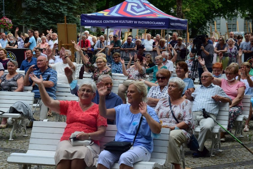 Na scenie Muszli Koncertowej w Solankach jako pierwszy...