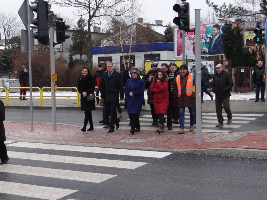 Radomsko: otwarcie skrzyżowania dróg krajowych Brzeźnickiej i Krakowskiej [ZDJĘCIA, FILM] 