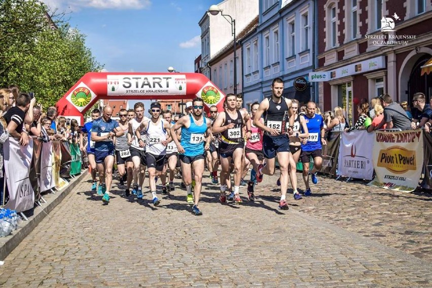 296 osób biegło w IV Piątce na Rynku w Strzelcach Kraj.