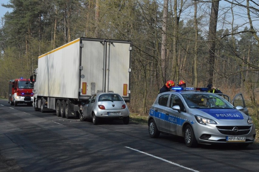 Wypadek na 473 pomiędzy Porczynami a Krępą