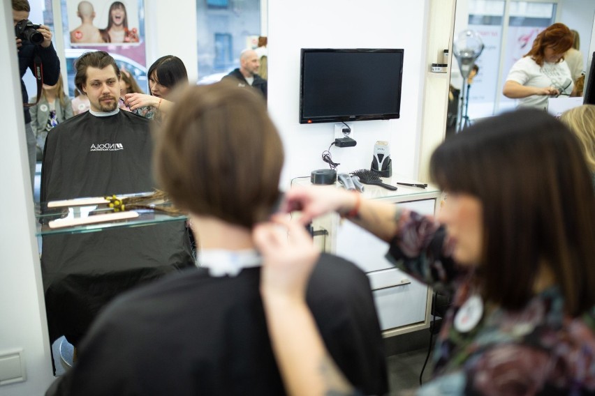 Akcja Daj Włosy w salonie w Chorzowie