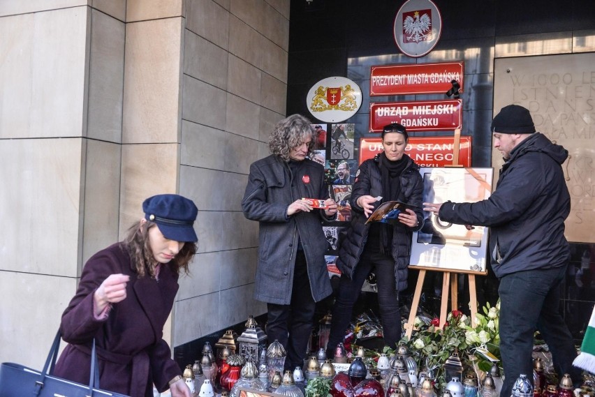 Urząd Miejski w Gdańsku. Akcja trójmiejskich fotoreporterów...