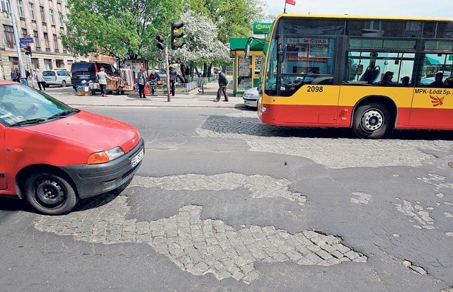 Tak wygląda ruchliwa ulica w centrum Łodzi.