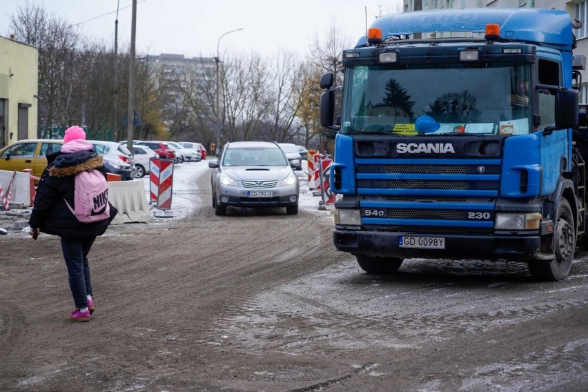 09.12.2021 gdansk. remont ulicy karola kurpinskiego. fot....