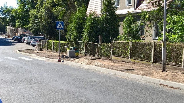 Pierwszy etap przebudowy chodników od ul. Przyjaciół Żołnierza do dworca PKP przy ul. Kolejowej robiono w lipcu ubr.