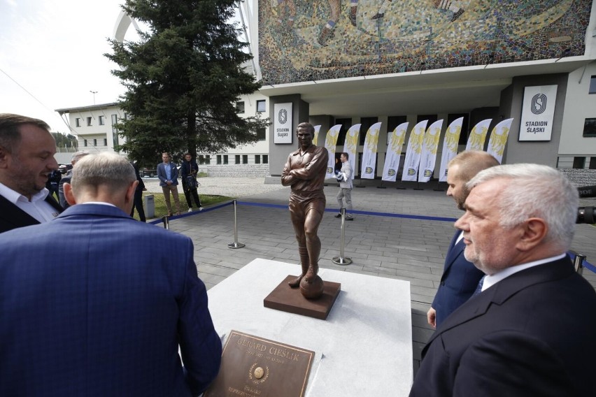 Pomnik Gerarda Cieślika w Chorzowie. Stanął przed Stadionem Śląskim - zdjęcia z odsłonięcia