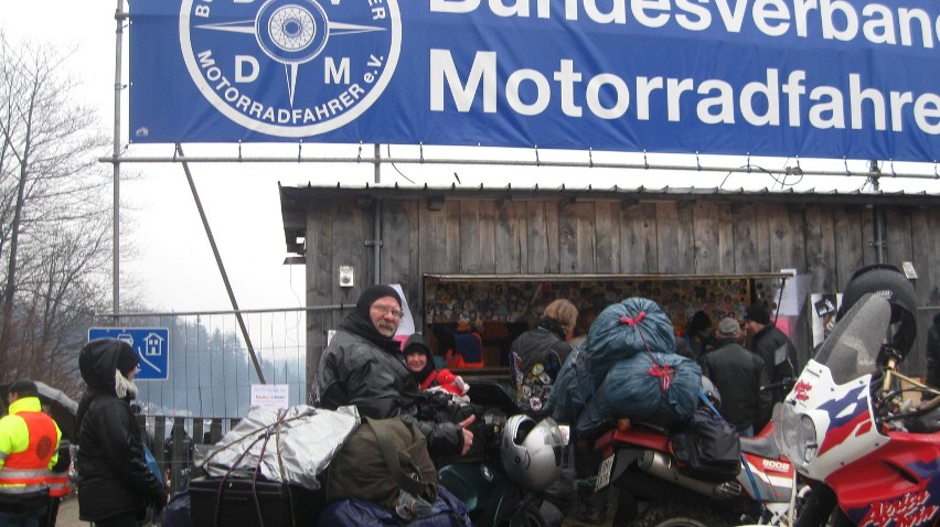 Mysłowiczanie na Elefantentreffen, legendarnym, zimowym zjeździe motocyklistów. Zobaczcie zdjęcia