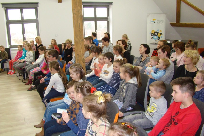 "Skradzione mądrości" w Zdunowskiej bibliotece