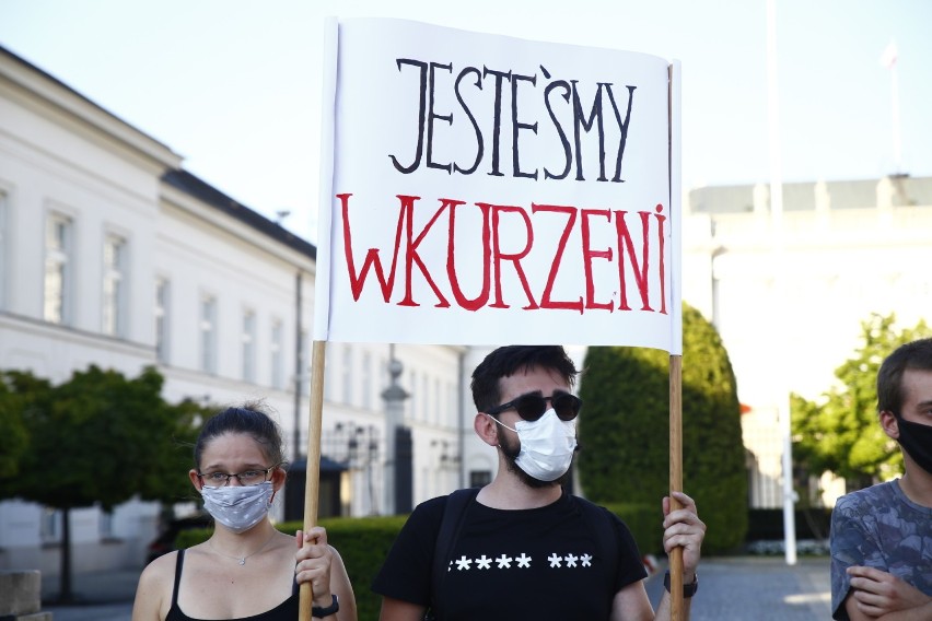 Strajk Wkurzonych w Warszawie. Kuriozalny protest pod Pałacem Prezydenckim. Więcej dziennikarzy niż protestujących