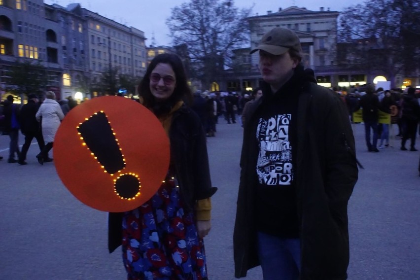 Strajk nauczycieli wciąż trwa. Wiele osób i instytucji...