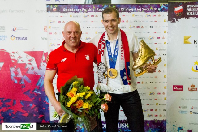 Trener Wiesław Kmiecik z mistrzem olimpijskim z Soczi na 1500 m Zbigniewem Bródką