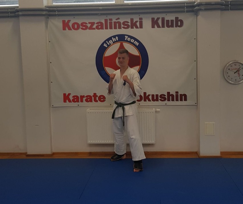 Kolejny zawodnik Klubu Karate Kyokushinkai z brązowym pasem [zdjęcia]