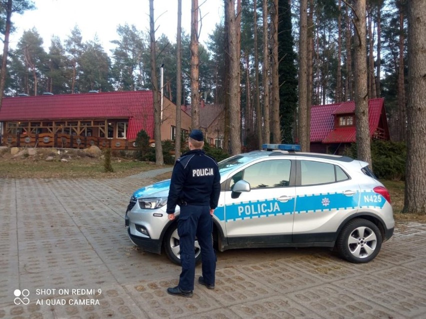Policjanci z powiatu gdańskiego dbają o bezpieczeństwo i pomagają uchodźcom z Ukrainy | ZDJĘCIA