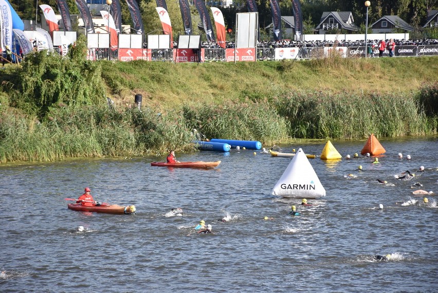 Castle Triathlon Malbork 2022. W sobotę tak rywalizowali zawodnicy na 1/4 i 1/8 ironmana [ZDJĘCIA cz. 1]