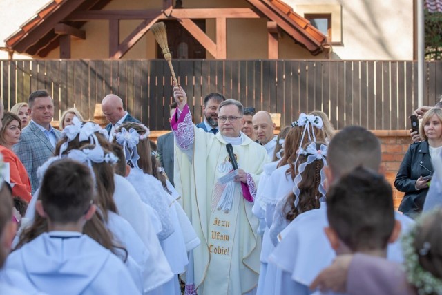 Pierwsza komunia w parafii Świętego Jana w bydgoskim Fordonie odbywa się jako jedna z pierwszych w 2022 roku