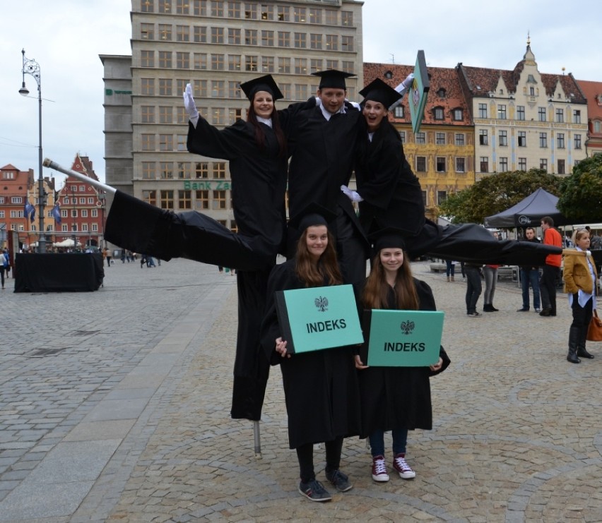 Studenci odśpiewali "Gaudeamus igitur" na wrocławkim Rynku