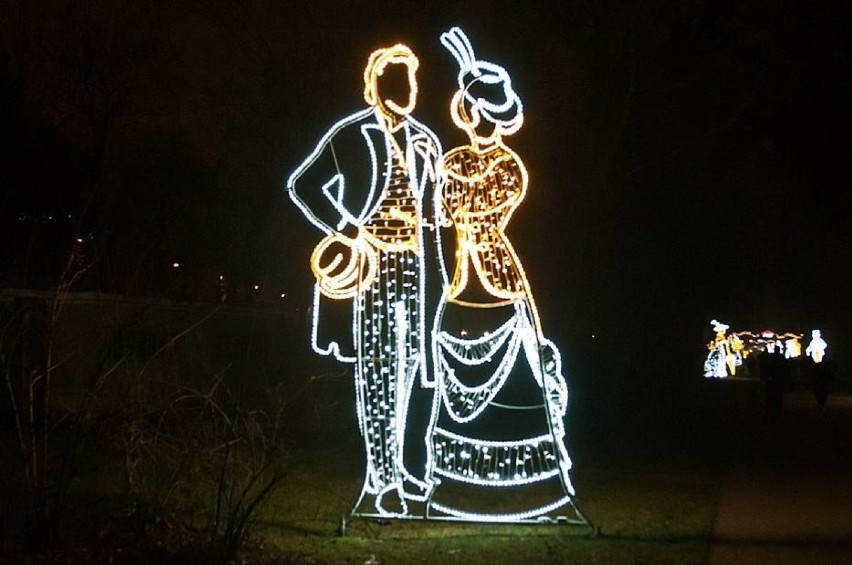 Świąteczna iluminacja w Łazienkach. Królewskie ogrody...