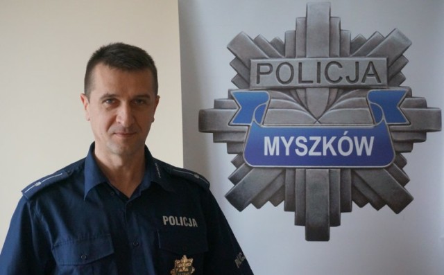 asp. Tomasz Bojanek

Pokój nr 118
Telefon: 47 8584 228

TELEFON kom. : 798-032-020

rejon nr 2 – CENTRUM II- obejmuje następujące ulice:

 

ul. Sikorskiego od nr 1 do 71 / nr nieparzyste /
ul. Sucharskiego od nr 1 do 86
ul. Kościuszki od  nr 88  do 176 /nr parzyste/
ul. Jagodzińska  od nr 1 do 41
ul. Żytnia od nr 1 do 16
ul. Wesoła od nr 1 do 27
ul. Helenówka od nr 1 do 29a
ul. Ogrodowa od 1 do 52
ul. Zielona od 4 do nr 30 
ul. Barwna od nr 1 do 23a
ul. Błękitna od nr 1 do 32
ul. Bory od nr 2 do 88
ul. Budowlana od 2 do 6
ul. Bystra od nr 1 do 14
ul. Ciasna od nr 1 do 12
ul. Chłodna od nr 2 do 9
ul. Chmurna od nr 1 do 8
ul. Dobra od nr 2 do 32
ul. Fabryczna od nr 2 do 9a
ul. Graniczna od nr 1 do 76
ul. Jaworznicka od nr 1 do 67
ul. Kolejowa od nr 1 do 61
ul. Lisia od nr 1 do 9
ul. Łowcza od nr 2 do 10
ul. Malownicza od nr 1 do 16
ul. Millenium od nr 1 do 44
ul. Modrzejowska od nr 2 do 38
ul. Myśliwska od nr 1 do 10
ul. 1-go Maja od nr 81 do 169 / nr nieparzyste/
ul. Odrodzenia od nr 1 do 12
ul. Parkowa od nr 1 do 54
ul. Partyzantów  od nr 1 do 13 /nr nieparzyste/
ul.Partyzantów od nr 25 do nr 31 / nr nieparzyste/
ul. Partyzantów nr od 4 do nr 30 /nr parzyste/
ul. Robotnicza od nr 2 do 16
ul. Rynkowa od nr 1 do 11
ul. Rysia od nr 1 do 11
ul. Sarnia od nr 1 do 11
ul. Słoneczna od nr 1 do 12
ul. Stawowa od nr 2 do 27
ul. Szeroka od nr 1 do 13
ul. Tęczowa od nr 1 do 6
ul. Zajęcza od nr 2 do 11
ul. Zamenhoffa od nr 1 do 51
ul. Papieska od nr 1 do 18
ul. Mrzygłodzka od nr 1 do 16
ul. Kręta od nr 1 do 9
ul. 1-go Maja od nr 81 do 176 /nr nieparzyste/, od nr 66  /nr parzyste/